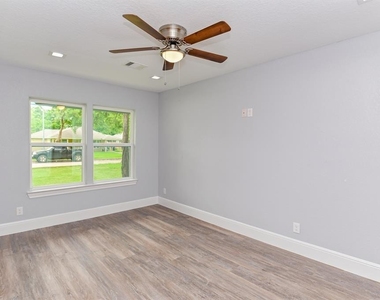 5215 Cosby Street - Photo Thumbnail 7