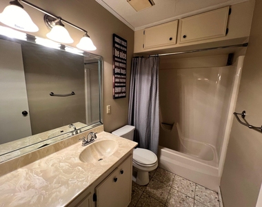 214 Charter Street - Photo Thumbnail 8