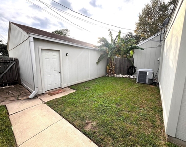 214 Charter Street - Photo Thumbnail 10