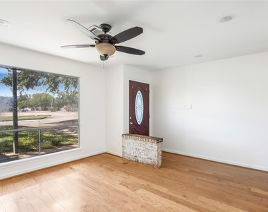 603 Sharon Drive - Photo Thumbnail 4