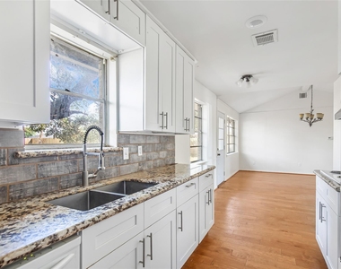 603 Sharon Drive - Photo Thumbnail 9