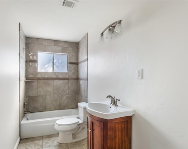 603 Sharon Drive - Photo Thumbnail 17