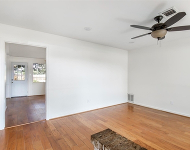 603 Sharon Drive - Photo Thumbnail 2