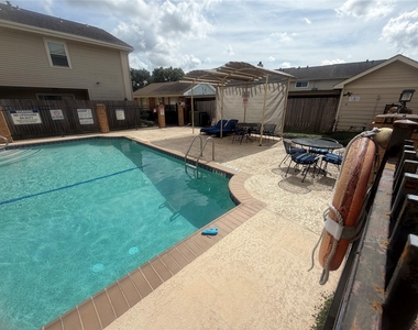 18210 Heritage Lane - Photo Thumbnail 21
