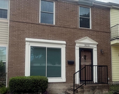 18210 Heritage Lane - Photo Thumbnail 1