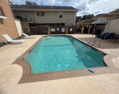 18210 Heritage Lane - Photo Thumbnail 20
