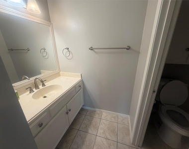 18210 Heritage Lane - Photo Thumbnail 14