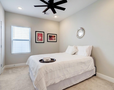 4202 Gillespie Street - Photo Thumbnail 9