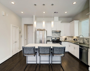 4202 Gillespie Street - Photo Thumbnail 3