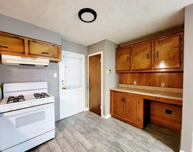 12070 Old County Road - Photo Thumbnail 6