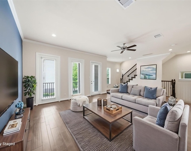 10616 Centre Shadows Drive - Photo Thumbnail 5