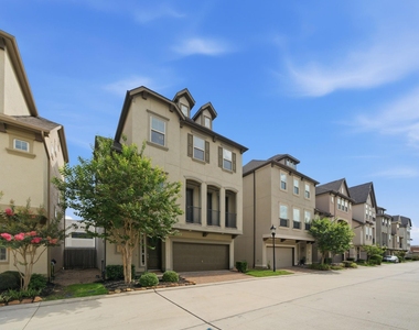 10616 Centre Shadows Drive - Photo Thumbnail 1
