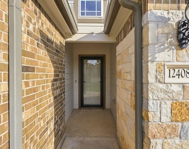 12408 Southern Trail Court - Photo Thumbnail 2