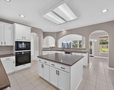 5326 Hanneck Valley Lane - Photo Thumbnail 15