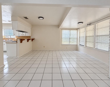 10434 Carlow Lane - Photo Thumbnail 8