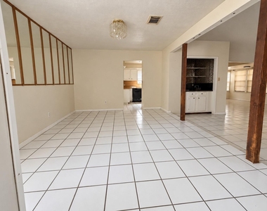 10434 Carlow Lane - Photo Thumbnail 2