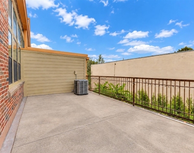 2323 Polk Street - Photo Thumbnail 19