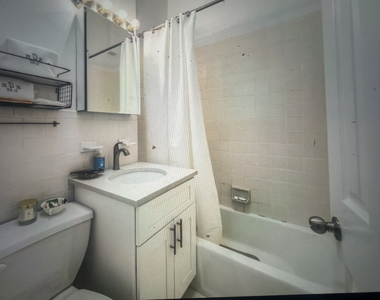 East 78th Street - Photo Thumbnail 3