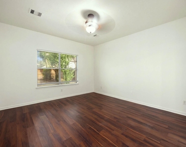 10003 Lynette Falls Drive - Photo Thumbnail 21