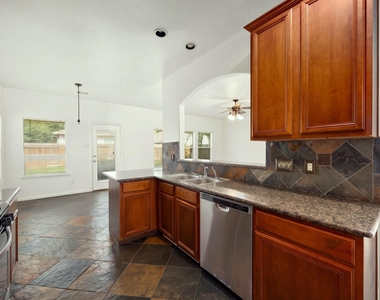 10003 Lynette Falls Drive - Photo Thumbnail 15