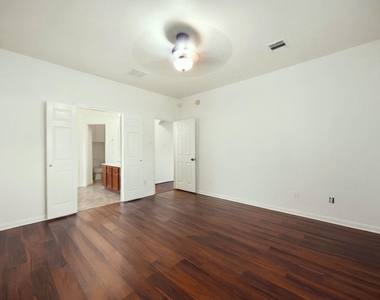 10003 Lynette Falls Drive - Photo Thumbnail 22