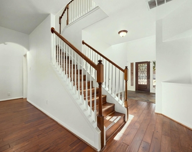 10003 Lynette Falls Drive - Photo Thumbnail 4
