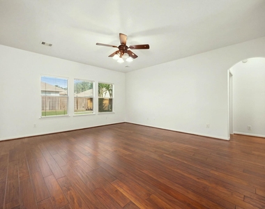 10003 Lynette Falls Drive - Photo Thumbnail 7