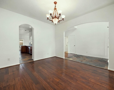 10003 Lynette Falls Drive - Photo Thumbnail 20