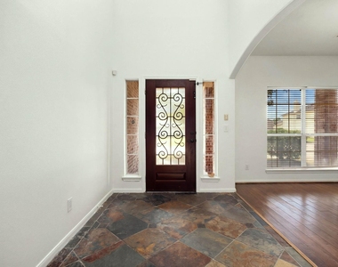 10003 Lynette Falls Drive - Photo Thumbnail 6