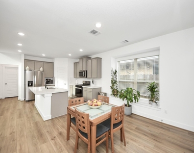 21314 Barcelona Heights Trail - Photo Thumbnail 9