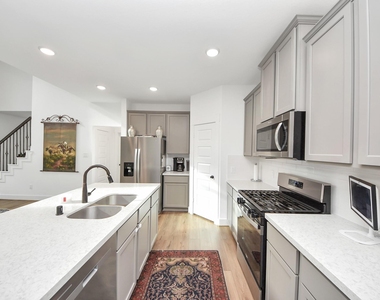 21314 Barcelona Heights Trail - Photo Thumbnail 7