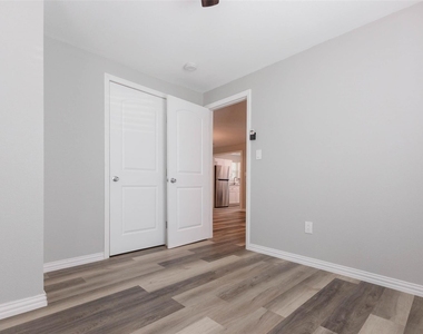908 Jewett Street - Photo Thumbnail 14