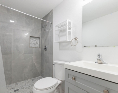 908 Jewett Street - Photo Thumbnail 15