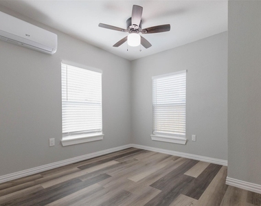 908 Jewett Street - Photo Thumbnail 13