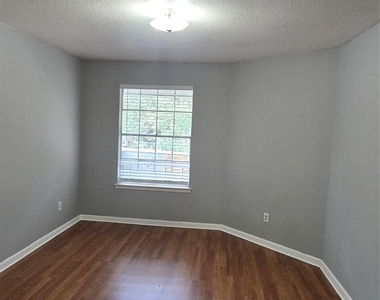 9797 Leawood Blvd - Photo Thumbnail 9