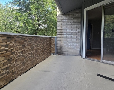 9797 Leawood Blvd - Photo Thumbnail 23