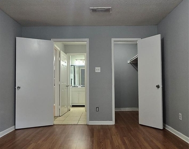 9797 Leawood Blvd - Photo Thumbnail 10