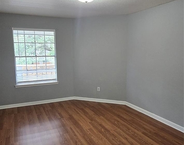 9797 Leawood Blvd - Photo Thumbnail 12