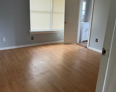 818 N Commerce Street - Photo Thumbnail 7