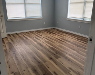 818 N Commerce Street - Photo Thumbnail 9