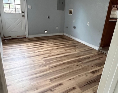 818 N Commerce Street - Photo Thumbnail 10