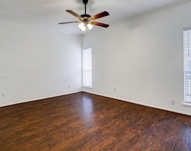 2100 Tanglewilde Street - Photo Thumbnail 8