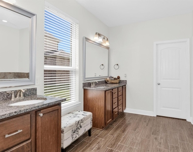 8714 Ute Creek Lane - Photo Thumbnail 19