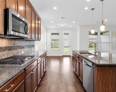 8714 Ute Creek Lane - Photo Thumbnail 15