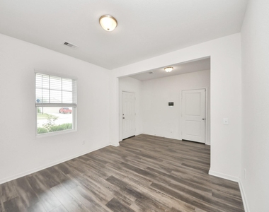 2056 Spindletree Lane - Photo Thumbnail 4
