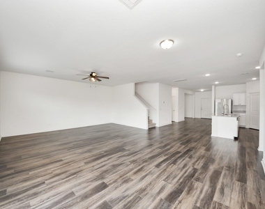 2056 Spindletree Lane - Photo Thumbnail 13