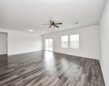 2056 Spindletree Lane - Photo Thumbnail 15