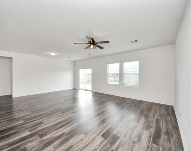 2056 Spindletree Lane - Photo Thumbnail 16