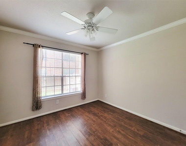 2255 Braeswood Park - Photo Thumbnail 21