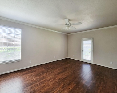 2255 Braeswood Park - Photo Thumbnail 23